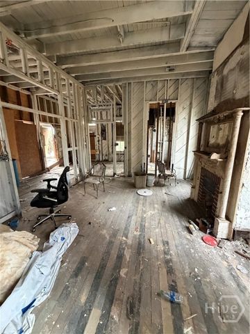 217 E 38th Street, Savannah, GA 31401