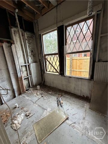 217 E 38th Street, Savannah, GA 31401