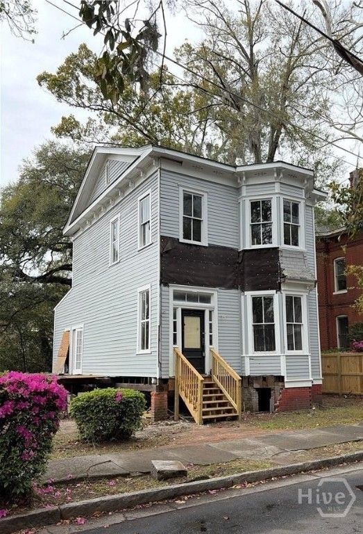217 E 38th Street, Savannah, GA 31401