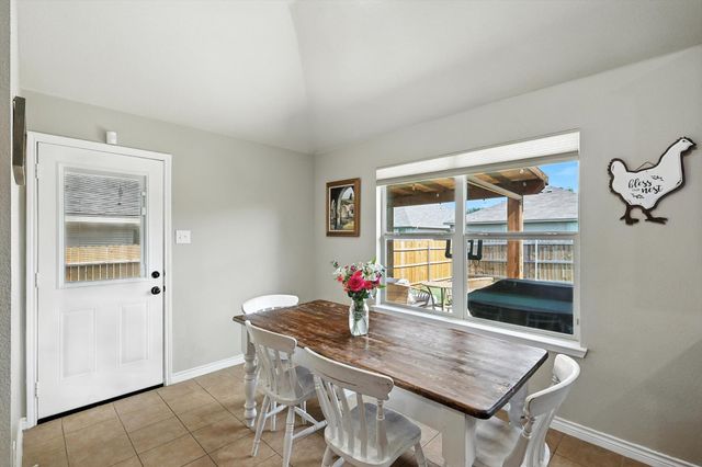 729 Poncho Lane, Fort Worth, TX 76052