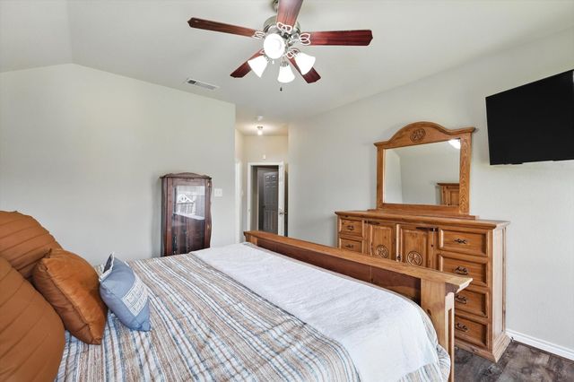 729 Poncho Lane, Fort Worth, TX 76052