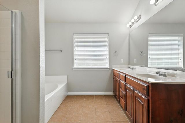 729 Poncho Lane, Fort Worth, TX 76052
