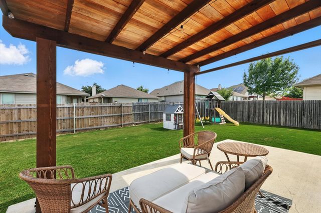 729 Poncho Lane, Fort Worth, TX 76052