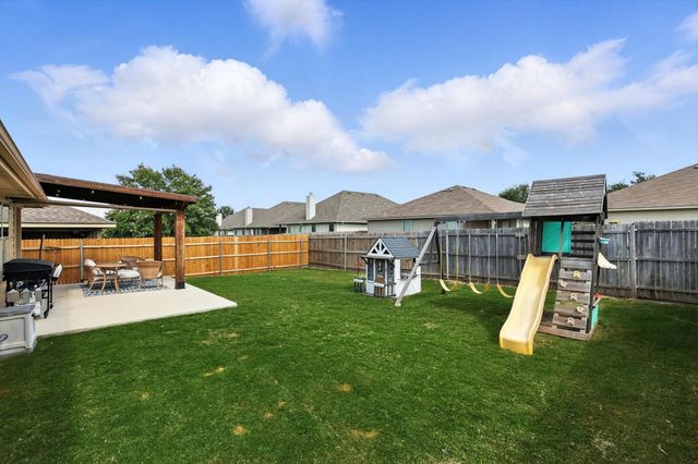729 Poncho Lane, Fort Worth, TX 76052