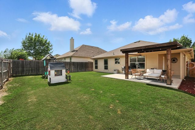 729 Poncho Lane, Fort Worth, TX 76052