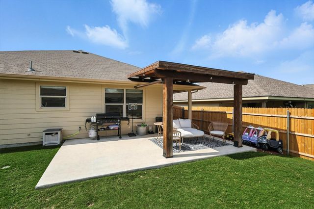 729 Poncho Lane, Fort Worth, TX 76052