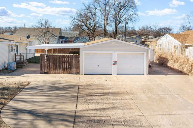 315 E Republic Ave, Salina, KS 67401