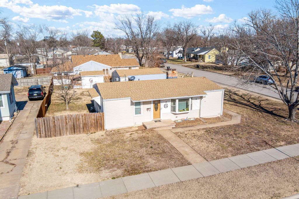 315 E Republic Ave, Salina, KS 67401