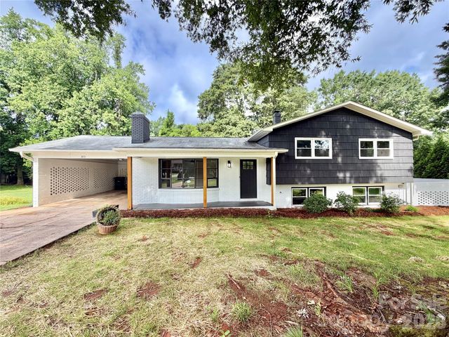 303 Deal Avenue NE, Conover, NC 28613