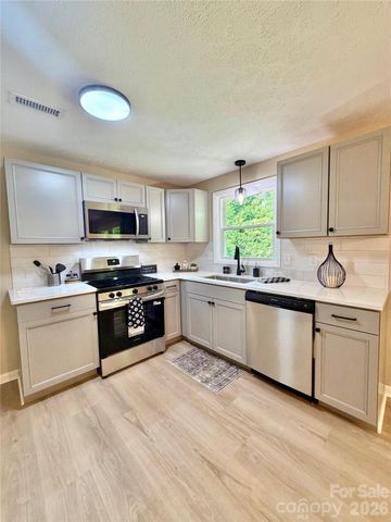 303 Deal Avenue NE, Conover, NC 28613