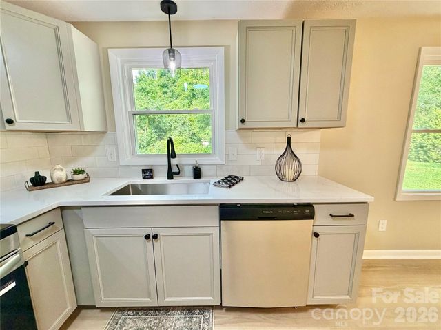 303 Deal Avenue NE, Conover, NC 28613