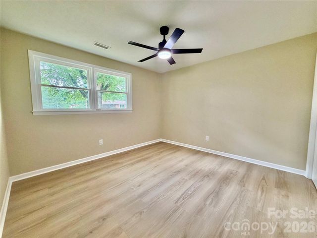 303 Deal Avenue NE, Conover, NC 28613