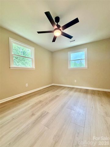 303 Deal Avenue NE, Conover, NC 28613
