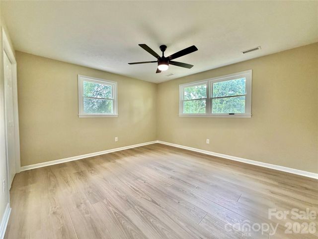 303 Deal Avenue NE, Conover, NC 28613