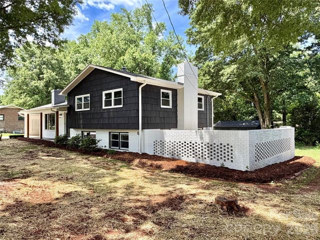 303 Deal Avenue NE, Conover, NC 28613