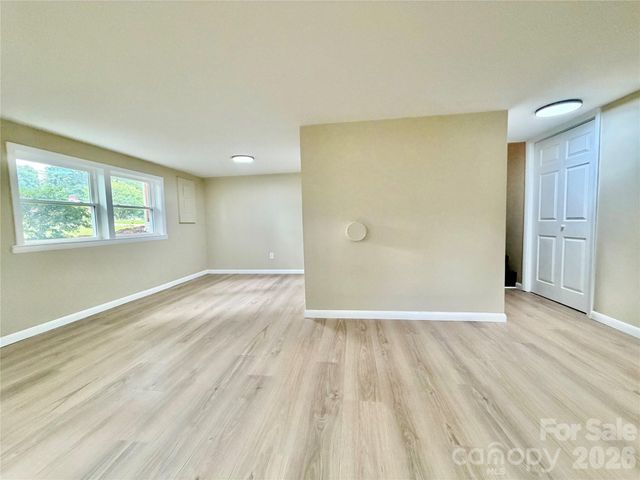 303 Deal Avenue NE, Conover, NC 28613
