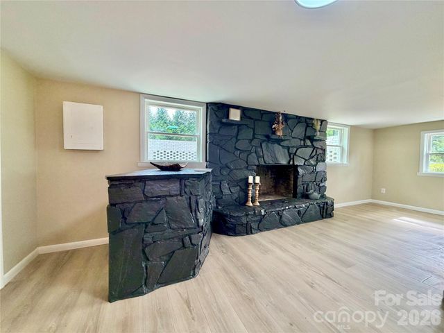 303 Deal Avenue NE, Conover, NC 28613