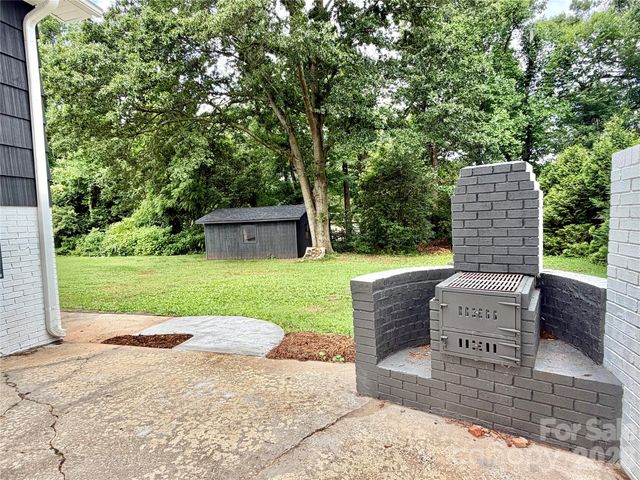 303 Deal Avenue NE, Conover, NC 28613