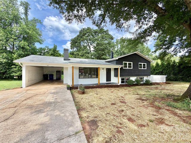 303 Deal Avenue NE, Conover, NC 28613