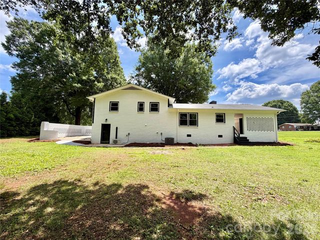 303 Deal Avenue NE, Conover, NC 28613