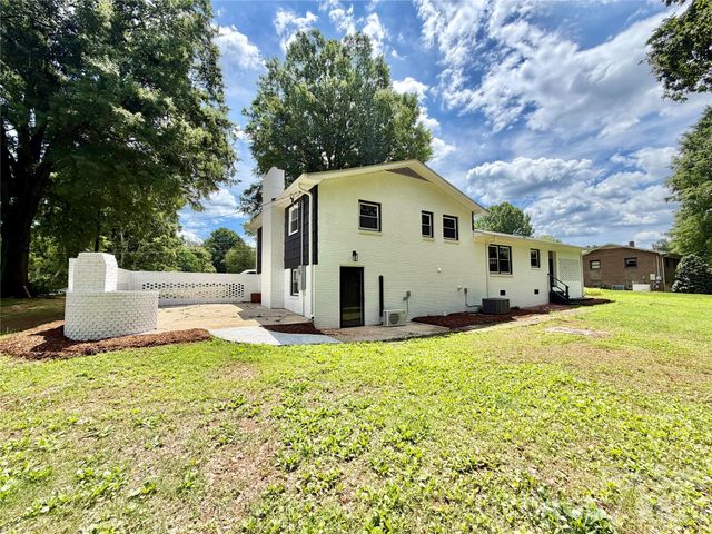 303 Deal Avenue NE, Conover, NC 28613