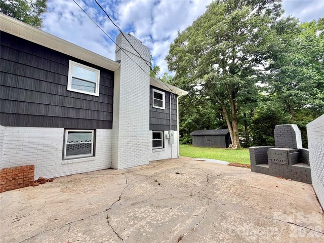 303 Deal Avenue NE, Conover, NC 28613