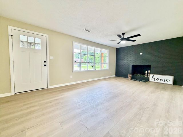303 Deal Avenue NE, Conover, NC 28613