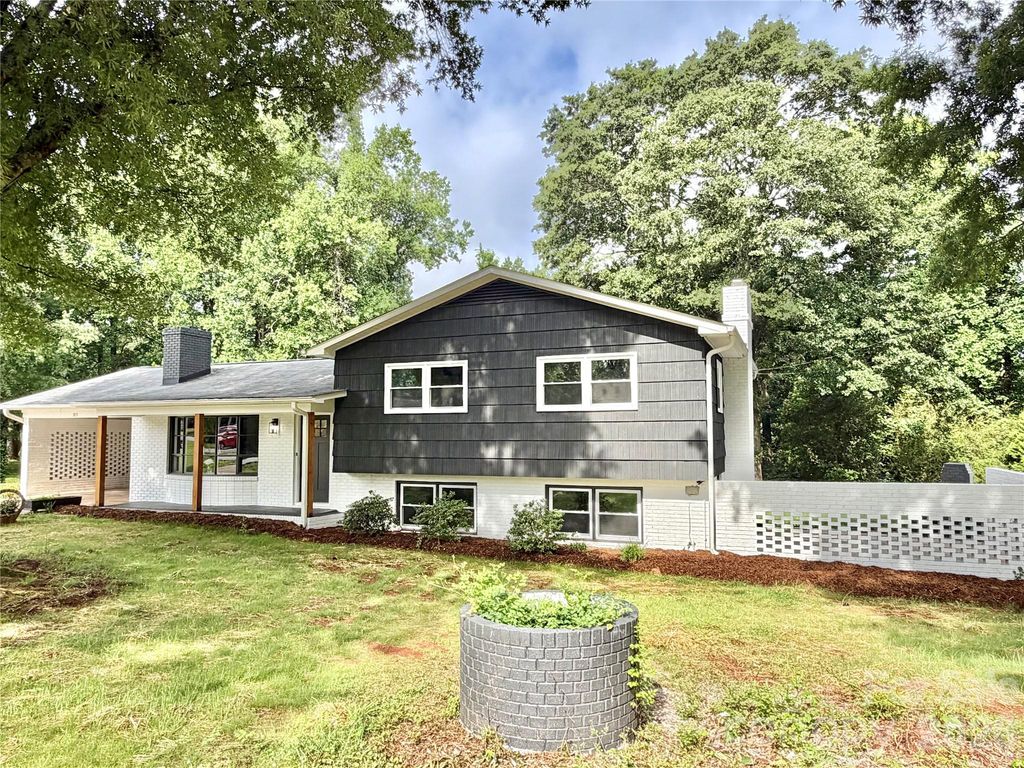 303 Deal Avenue NE, Conover, NC 28613