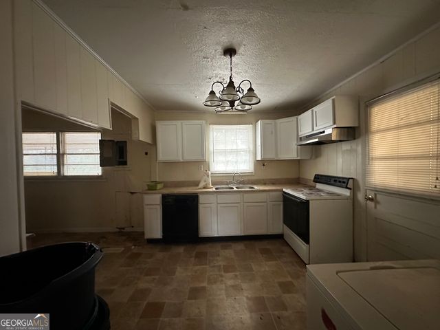 5921 9th Avenue, Eastman, GA 31023