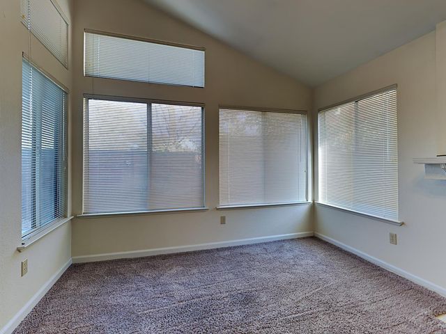 8045 Arroyo Vista Dr, Sacramento, CA 95823