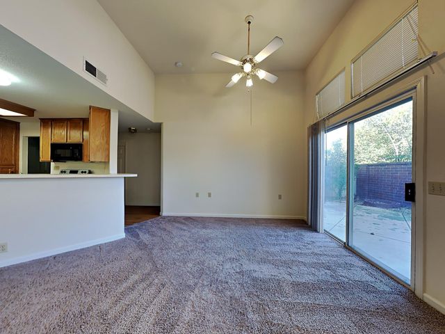 8045 Arroyo Vista Dr, Sacramento, CA 95823