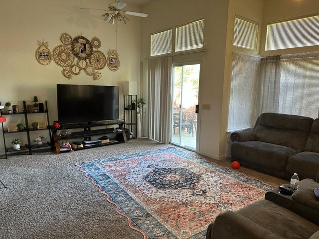 8045 Arroyo Vista Dr, Sacramento, CA 95823