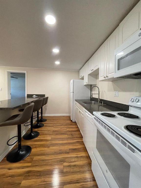 Image 3 of property listing at 4283 E MICHIGAN STREET 4283, Orlando, FL 32812