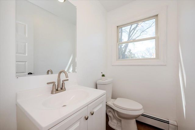 6 Valiant Court, Mount Sinai, NY 11766