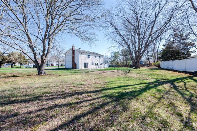 6 Valiant Court, Mount Sinai, NY 11766