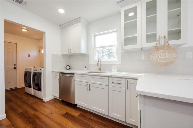 6 Valiant Court, Mount Sinai, NY 11766