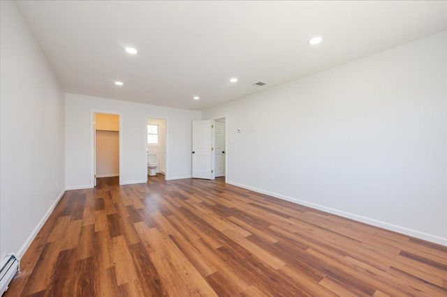 6 Valiant Court, Mount Sinai, NY 11766