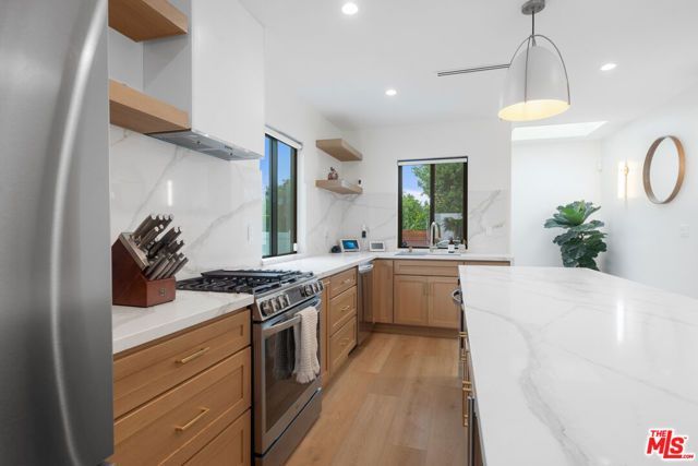 2911 S Rimpau Boulevard 2909, Los Angeles, CA 90016