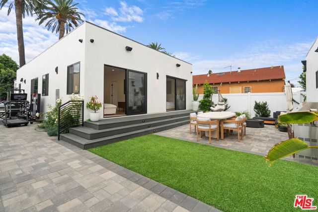 2911 S Rimpau Boulevard 2909, Los Angeles, CA 90016