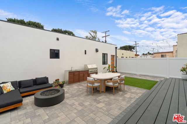 2911 S Rimpau Boulevard 2909, Los Angeles, CA 90016