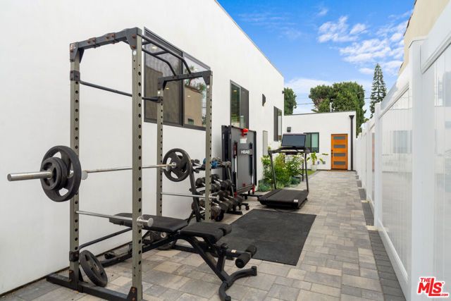 2911 S Rimpau Boulevard 2909, Los Angeles, CA 90016