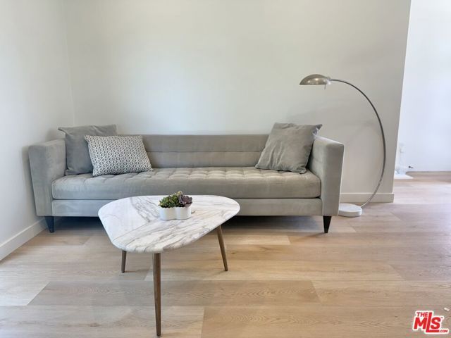 2911 S Rimpau Boulevard 2909, Los Angeles, CA 90016