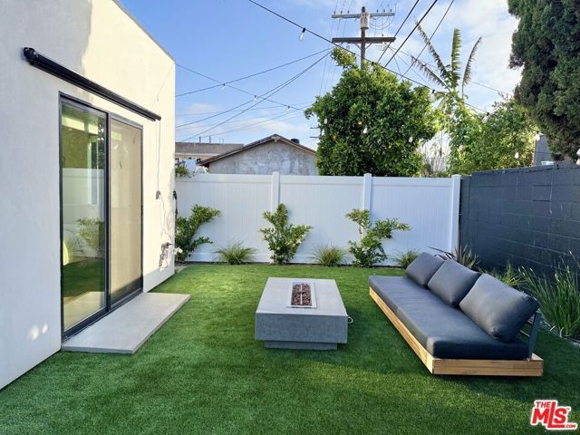 2911 S Rimpau Boulevard 2909, Los Angeles, CA 90016