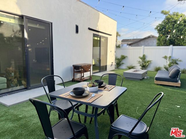 2911 S Rimpau Boulevard 2909, Los Angeles, CA 90016