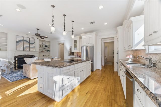 1227 Nicholson Street, Houston, TX 77008