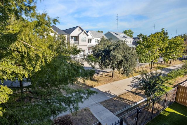 1227 Nicholson Street, Houston, TX 77008