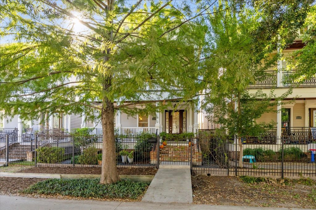 1227 Nicholson Street, Houston, TX 77008