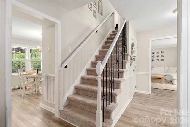 8124 Red Cap Lane, Charlotte, NC 28270