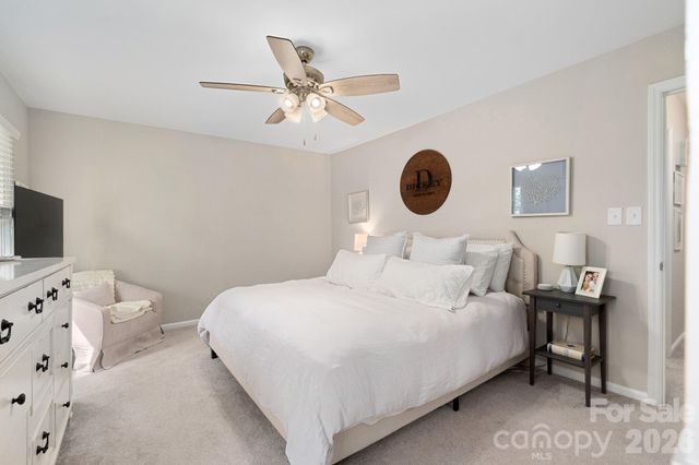 8124 Red Cap Lane, Charlotte, NC 28270