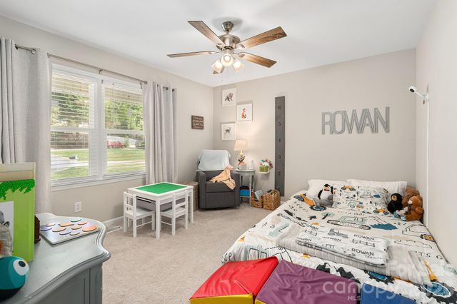 8124 Red Cap Lane, Charlotte, NC 28270